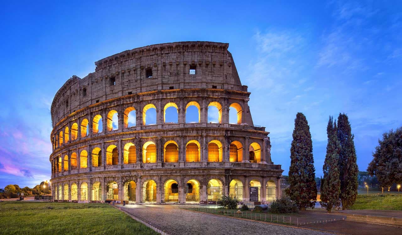 Rome: Colosseum Hosted entry, Roman Forum and Palatine hills with Arena Ticket