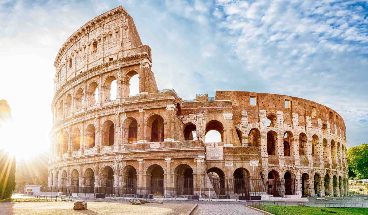 Rome: Colosseum Hosted entry, Roman Forum and Palatine hills with Arena Ticket